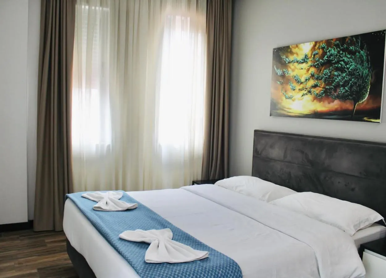 Tirana Center Comfort Rooms 0*,  אלבניה